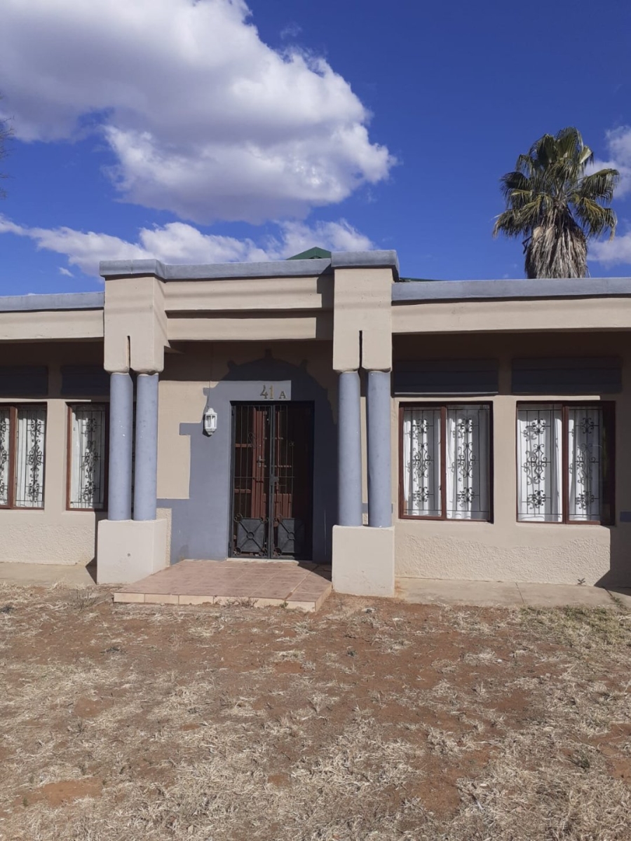 4 Bedroom Property for Sale in Bloemhof North West